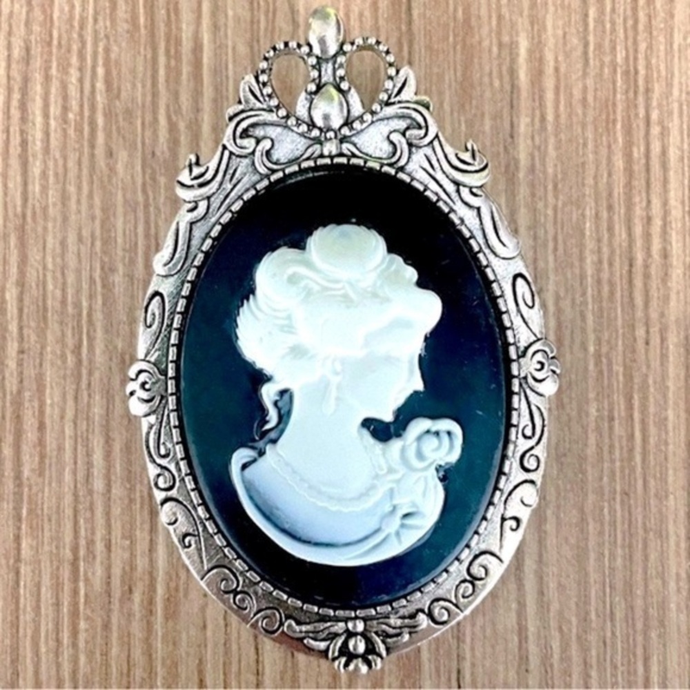 Black and White Lady Silver Color Cameo Brooch, Victorian Style